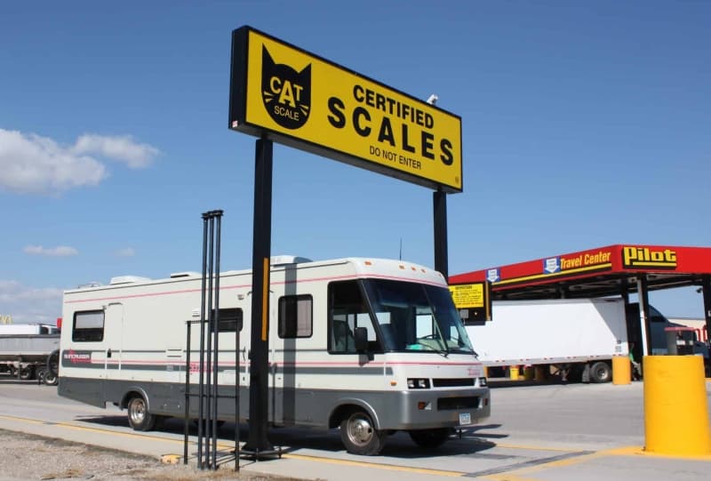 Things to Consider When Transporting an RV Shipping Weight vs Dry Weight
