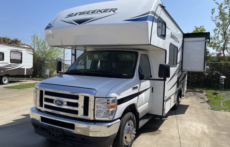 Cheapest Class C RVs Forest River Sunseeker LE 2250SLE Ford E-350 Exterior