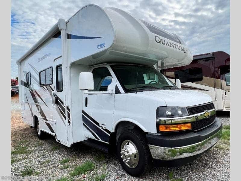 Class C RVs for Full-Time Living Thor Quantum LC25 Chevy Exterior