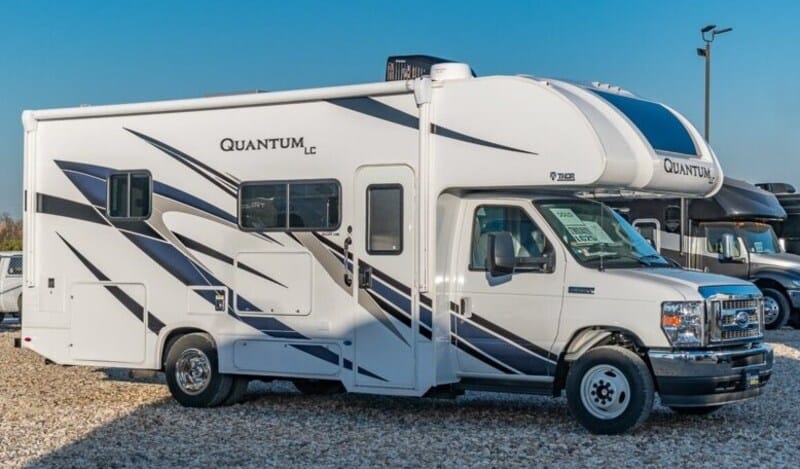 Class C RVs for Full-Time Living Thor Quantum LC25 Ford Exterior