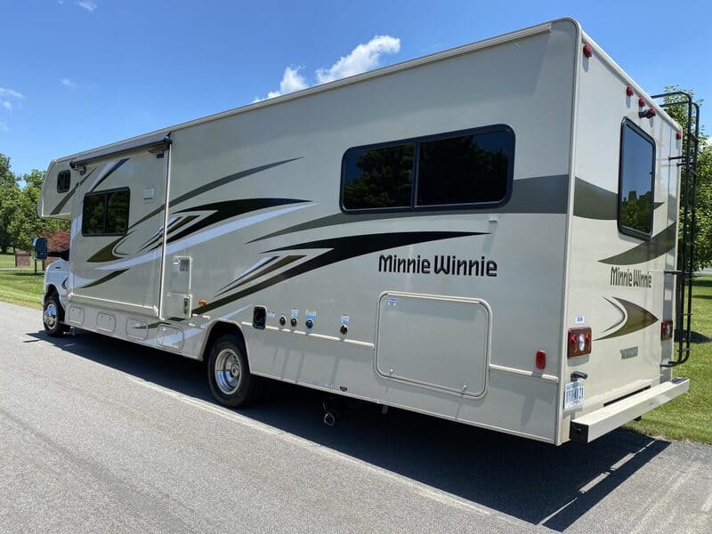 Class C RVs for Full-Time Living Winnebago Minnie Winnie 31H Exterior