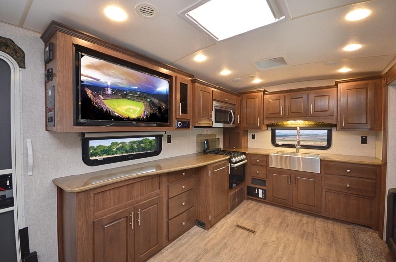 Best RV For Seniors Northwood Arctic Fox 29RK Interior