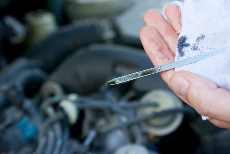 Things to Know About Changing Your Own Motorhome Oil