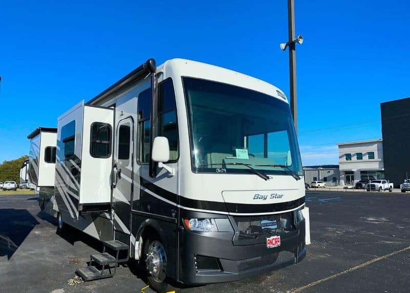 Newmar Baystar 3629 Exterior - Class A motorhomes with opposing slides